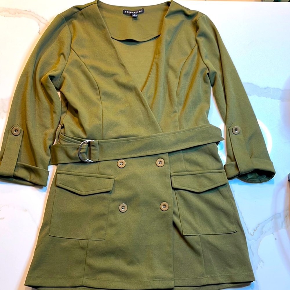 Cute olive green romper that looks like a blazer dress